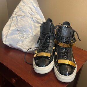 Giuseppe zinotte sneakers and great condition only worn three times..